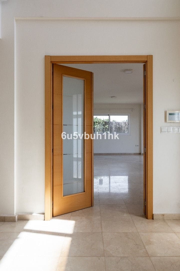 3 bedroom Villa for sale in Benalmadena with pool - € 1,250,000 (Ref: 9540292)