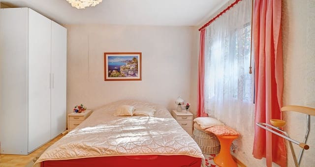 4 soveværelse Villa til salg i Marbesa, Marbella med swimmingpool garage - € 1.250.000 (Ref: 9540293)