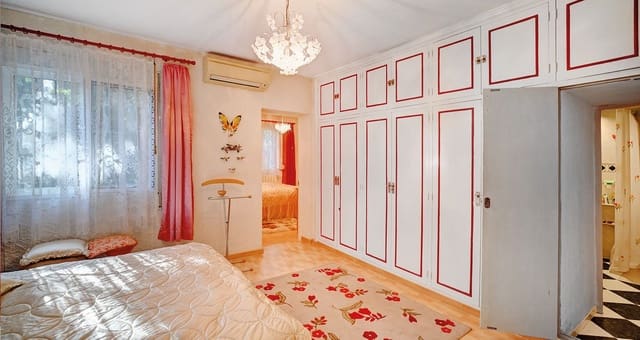 4 soveværelse Villa til salg i Marbesa, Marbella med swimmingpool garage - € 1.250.000 (Ref: 9540293)