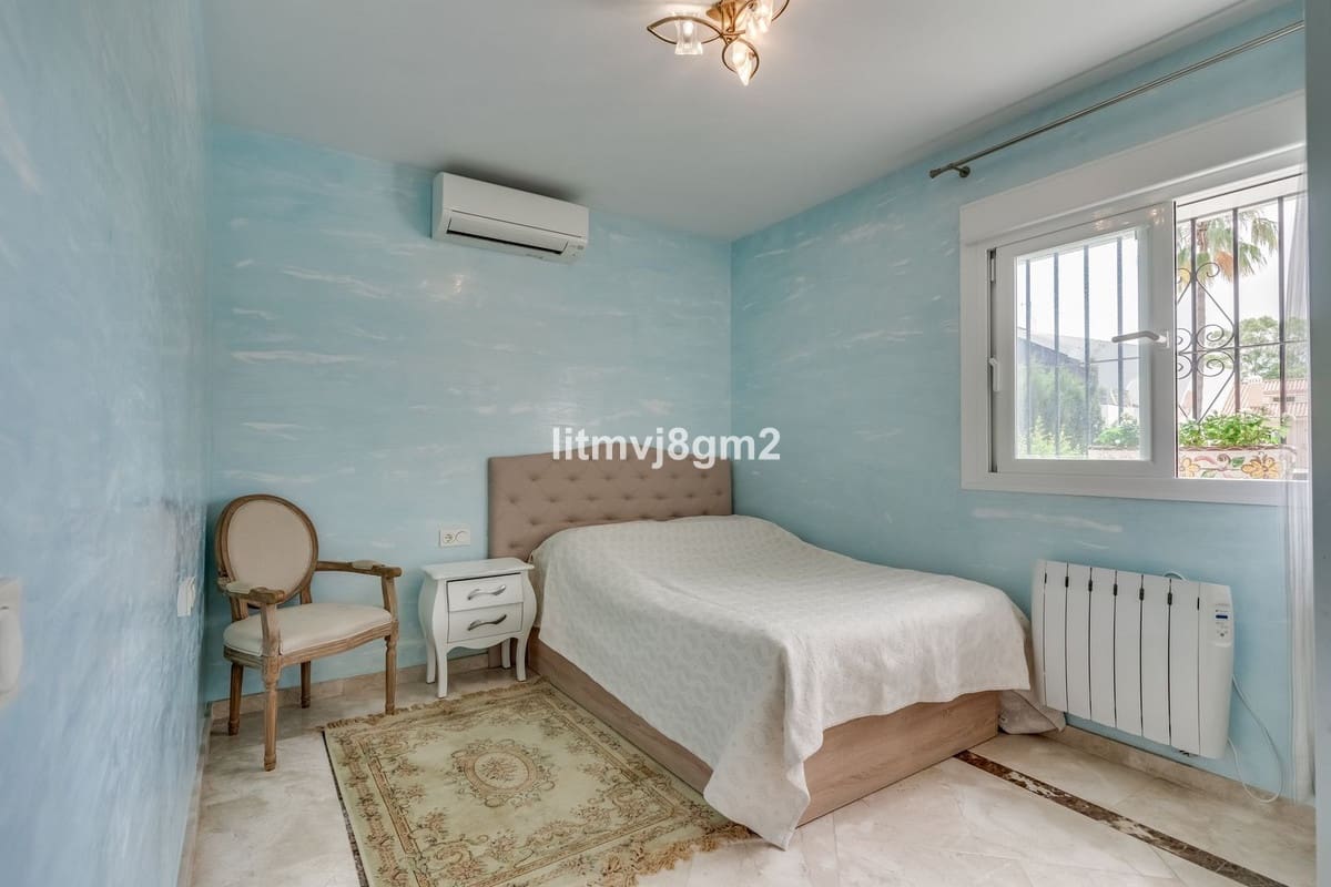 4 bedroom Villa for sale in Artola with pool garage - € 1,250,000 (Ref: 9540294)