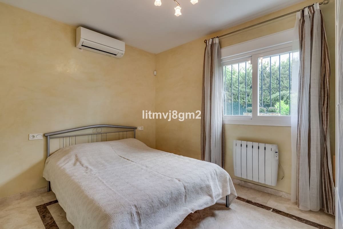 4 bedroom Villa for sale in Artola with pool garage - € 1,250,000 (Ref: 9540294)