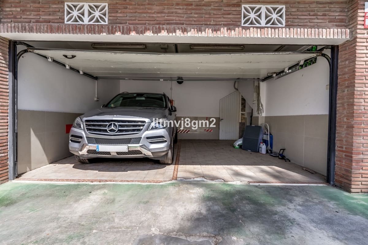 4 bedroom Villa for sale in Artola with pool garage - € 1,250,000 (Ref: 9540294)