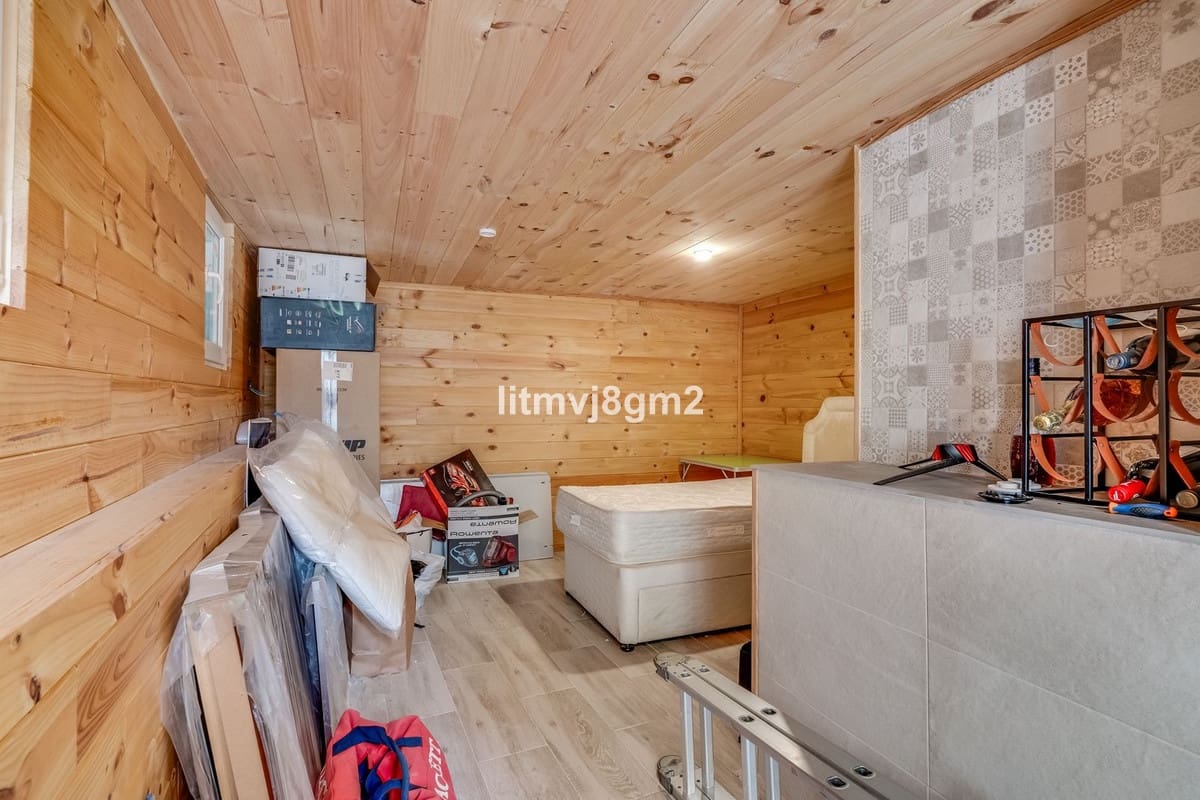 4 bedroom Villa for sale in Artola with pool garage - € 1,250,000 (Ref: 9540294)