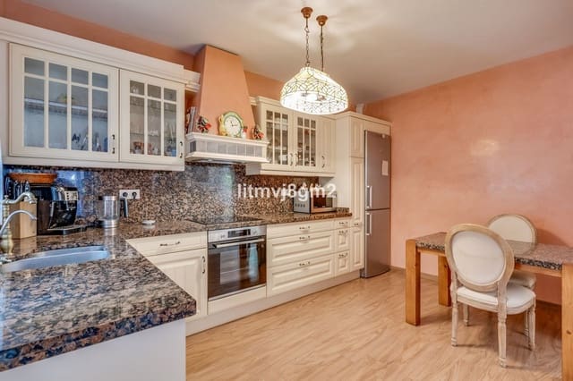 4 camera da letto Villa in vendita in Artola, Marbella con piscina garage - 1.250.000 € (Rif: 9540294)
