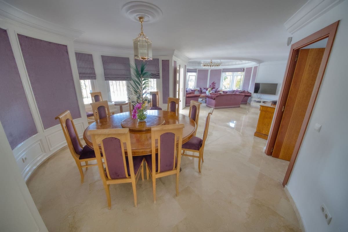 4 soveværelse Villa til salg i Benalmadena med swimmingpool - € 1.250.000 (Ref: 9540295)