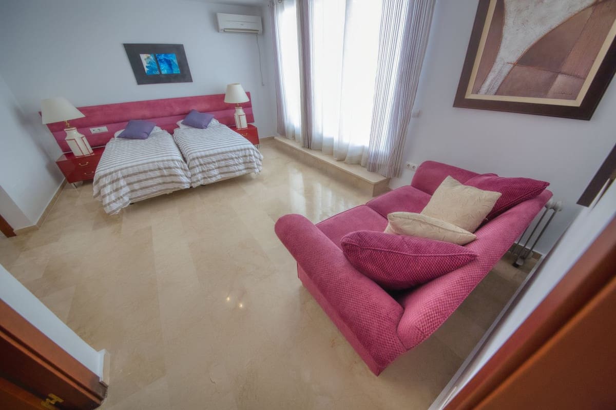 4 soverom Villa til salgs i Benalmadena med svømmebasseng - € 1 250 000 (Ref: 9540295)