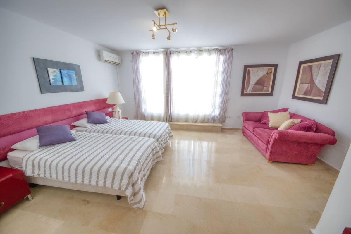 4 soverom Villa til salgs i Benalmadena med svømmebasseng - € 1 250 000 (Ref: 9540295)