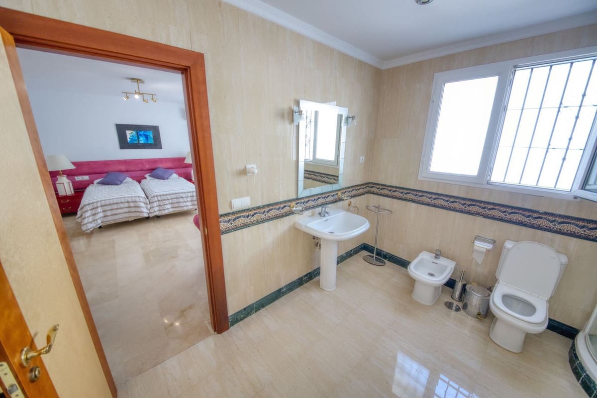 4 soverom Villa til salgs i Benalmadena med svømmebasseng - € 1 250 000 (Ref: 9540295)