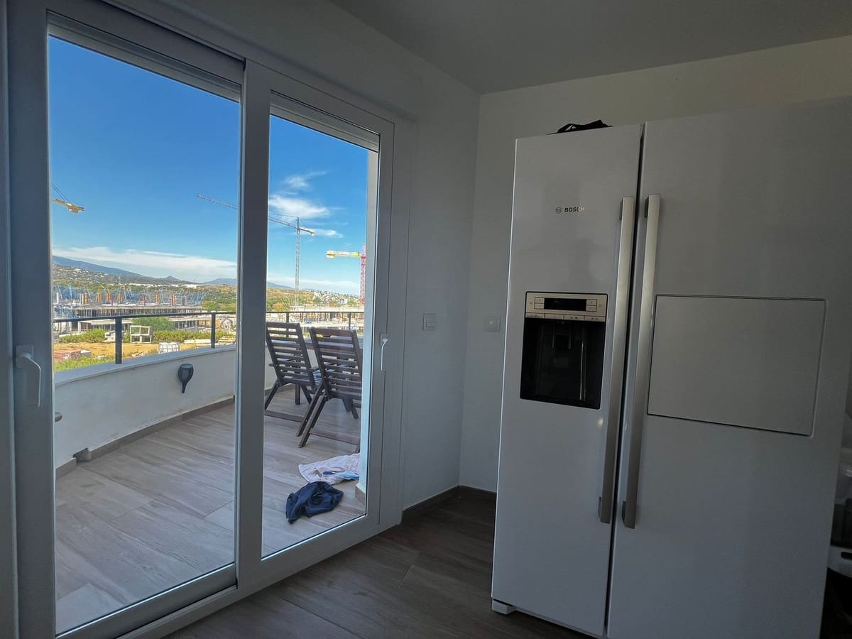 4 soveværelse Villa til salg i Estepona med swimmingpool garage - € 1.250.000 (Ref: 9540297)