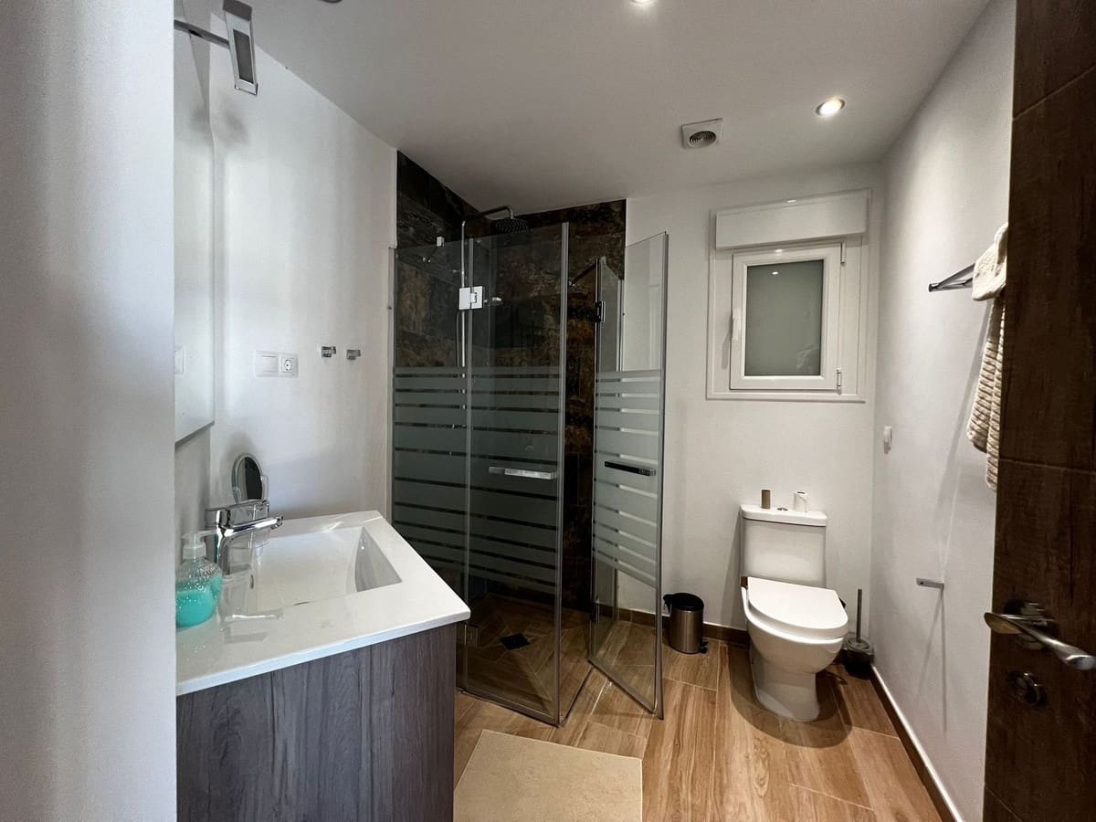 4 soveværelse Villa til salg i Estepona med swimmingpool garage - € 1.250.000 (Ref: 9540297)