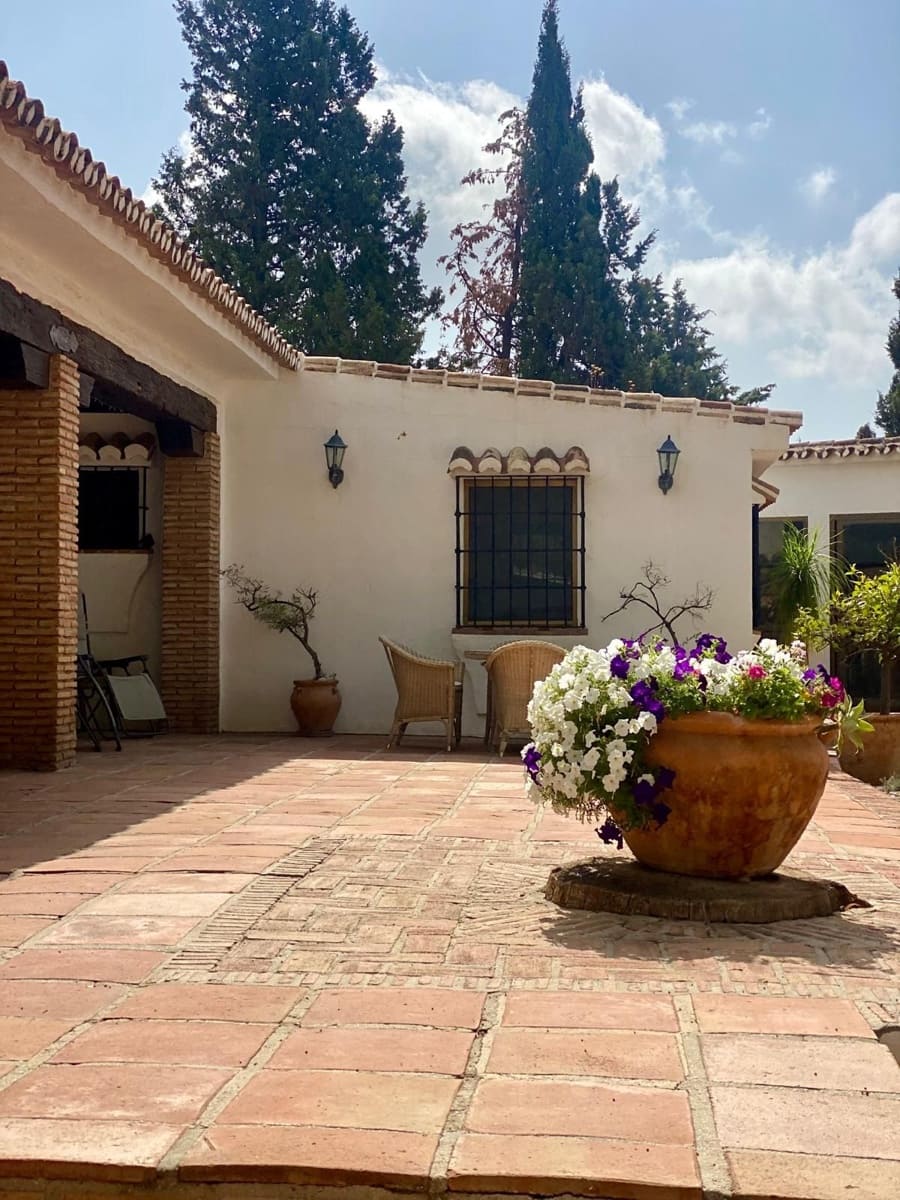 5 soverom Villa til salgs i Mijas med svømmebasseng garasje - € 1 150 000 (Ref: 9540298)