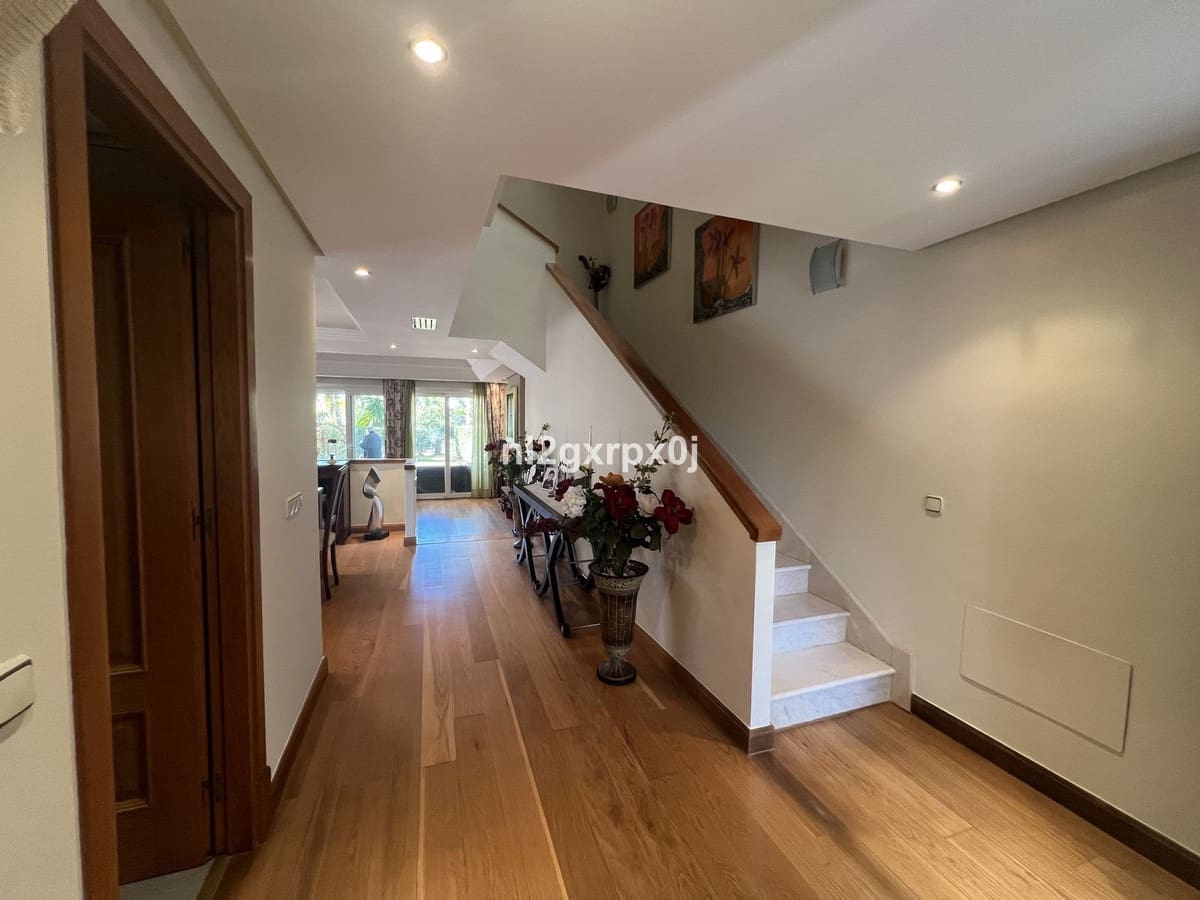 3 makuuhuone Paritalo myytävänä paikassa Costalita mukana uima-altaan 
autotalli - 1 250 000 € (Ref: 9540300)