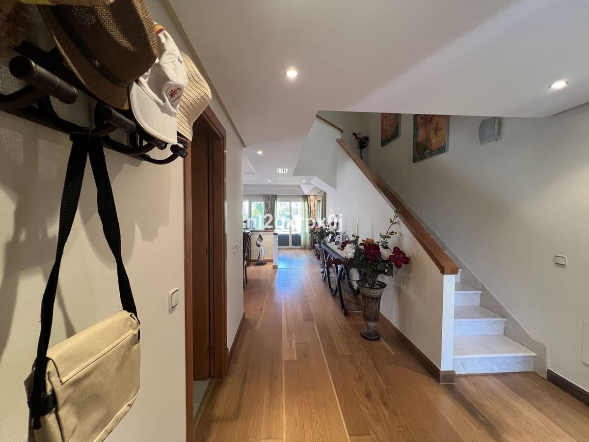 3 makuuhuone Paritalo myytävänä paikassa Costalita mukana uima-altaan 
autotalli - 1 250 000 € (Ref: 9540300)