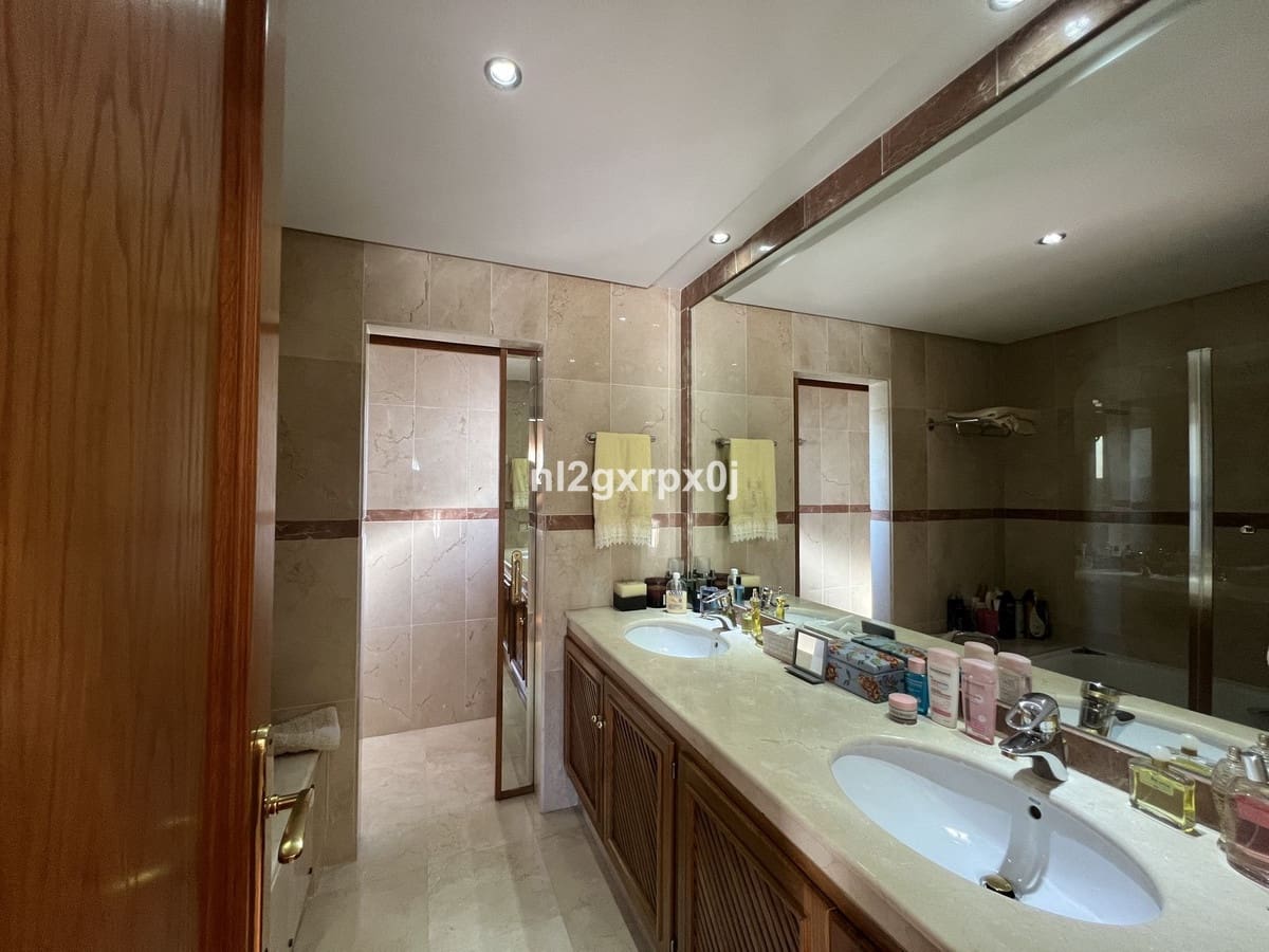 3 makuuhuone Paritalo myytävänä paikassa Costalita mukana uima-altaan 
autotalli - 1 250 000 € (Ref: 9540300)