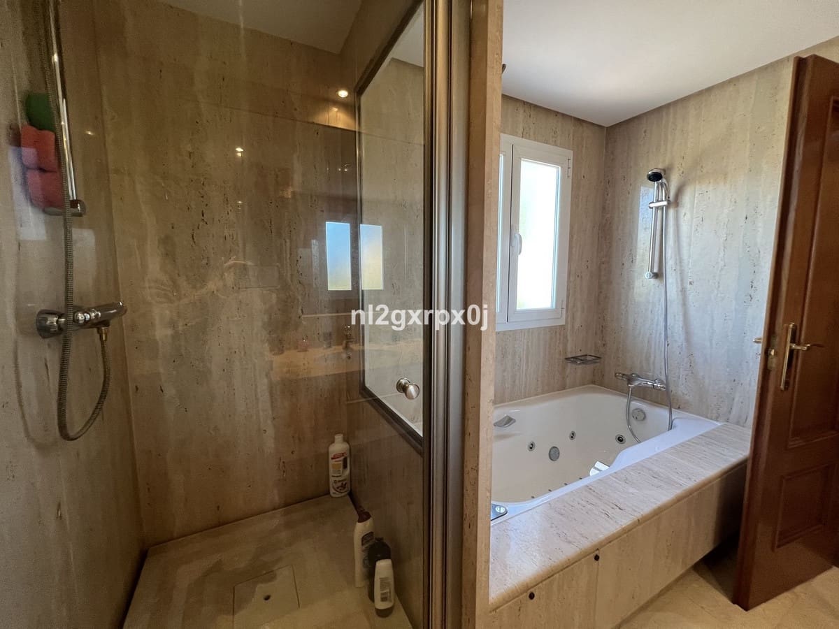 3 makuuhuone Paritalo myytävänä paikassa Costalita mukana uima-altaan 
autotalli - 1 250 000 € (Ref: 9540300)