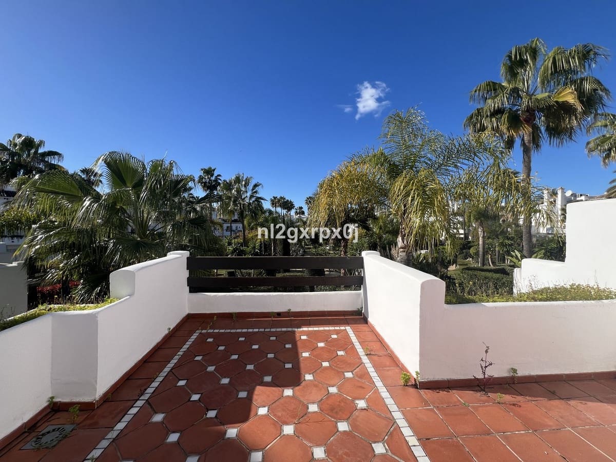 3 makuuhuone Paritalo myytävänä paikassa Costalita mukana uima-altaan 
autotalli - 1 250 000 € (Ref: 9540300)