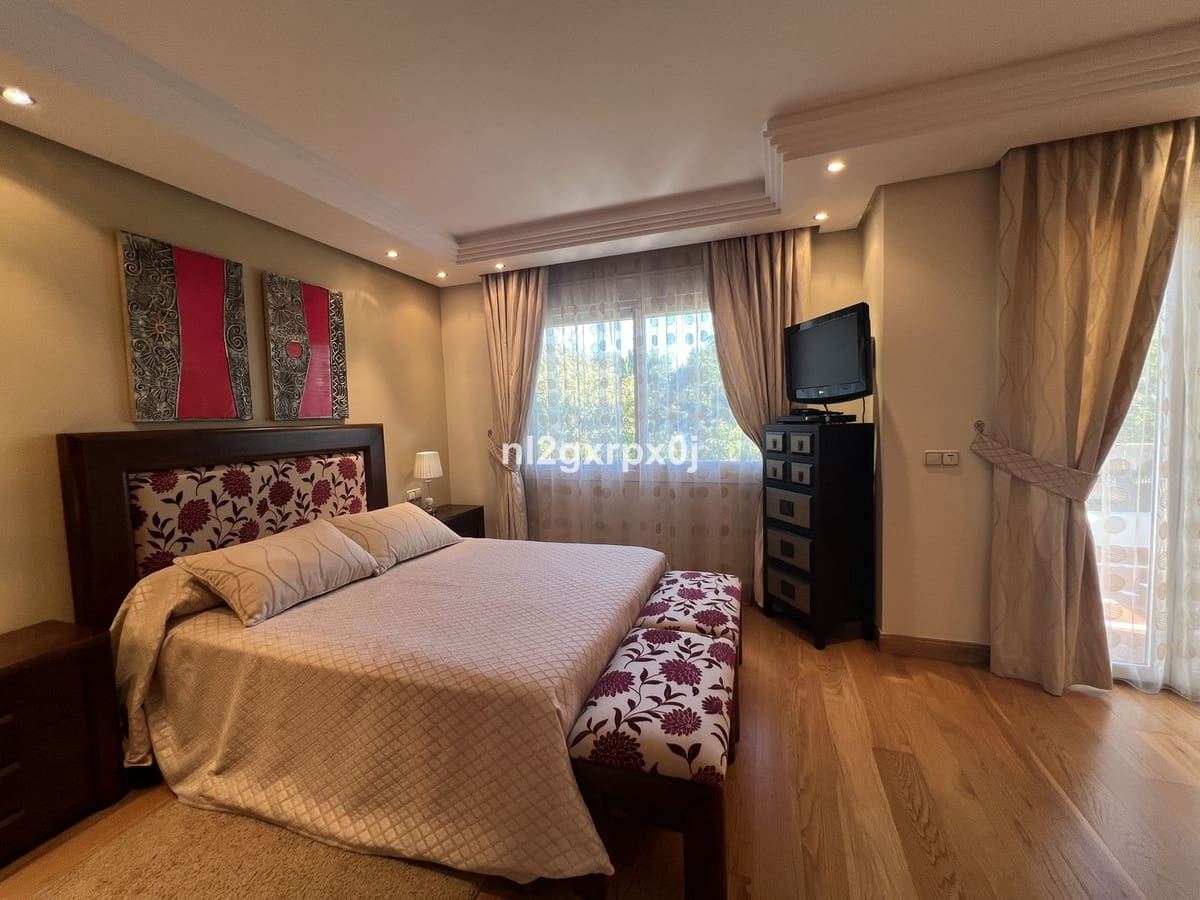 3 makuuhuone Paritalo myytävänä paikassa Costalita mukana uima-altaan 
autotalli - 1 250 000 € (Ref: 9540300)