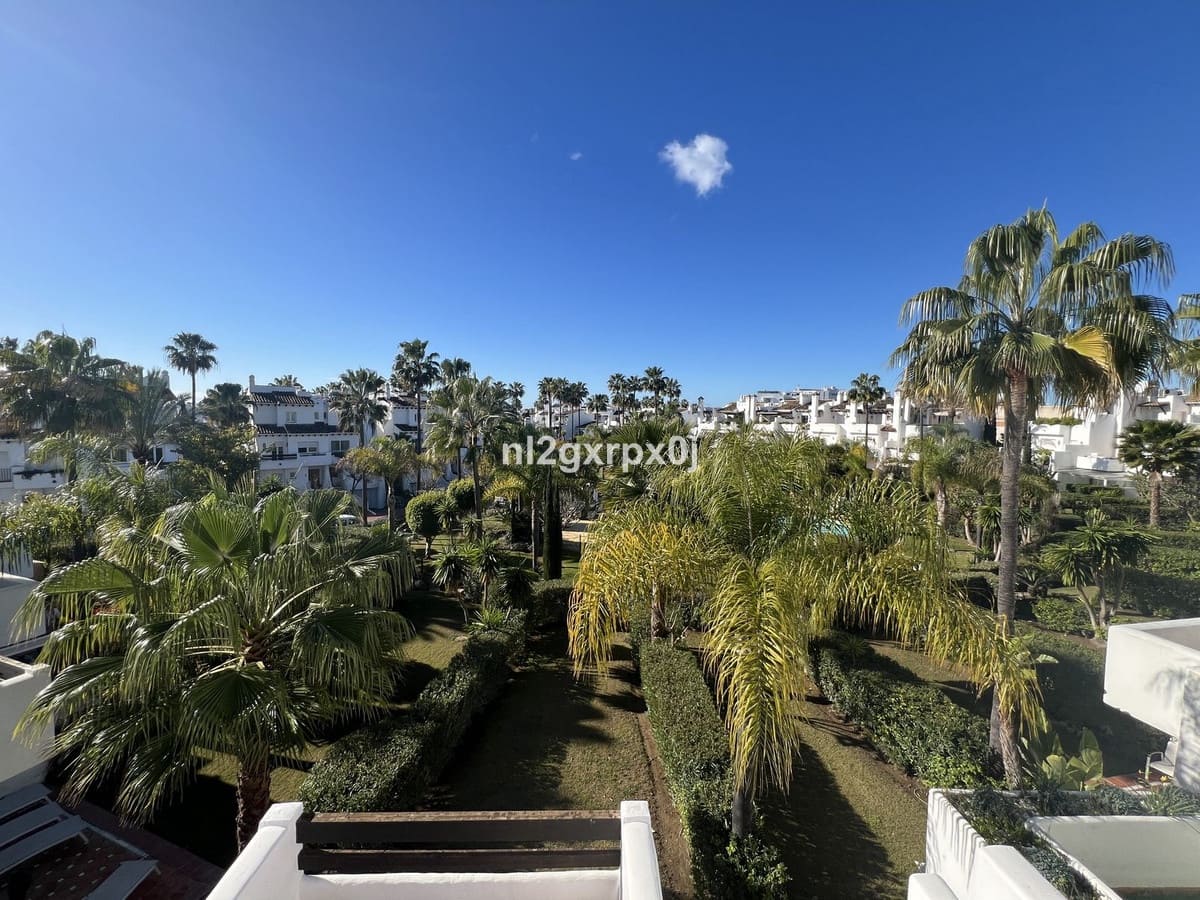 3 makuuhuone Paritalo myytävänä paikassa Costalita mukana uima-altaan 
autotalli - 1 250 000 € (Ref: 9540300)