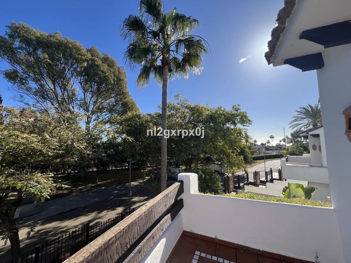 3 makuuhuone Paritalo myytävänä paikassa Costalita mukana uima-altaan 
autotalli - 1 250 000 € (Ref: 9540300)