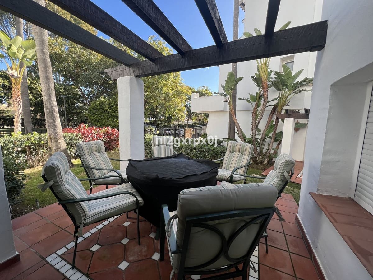 3 makuuhuone Paritalo myytävänä paikassa Costalita mukana uima-altaan 
autotalli - 1 250 000 € (Ref: 9540300)