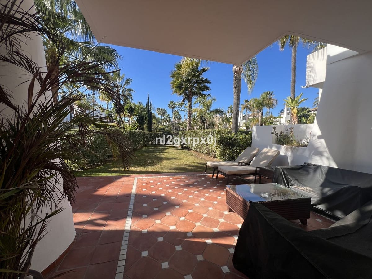 3 makuuhuone Paritalo myytävänä paikassa Costalita mukana uima-altaan 
autotalli - 1 250 000 € (Ref: 9540300)