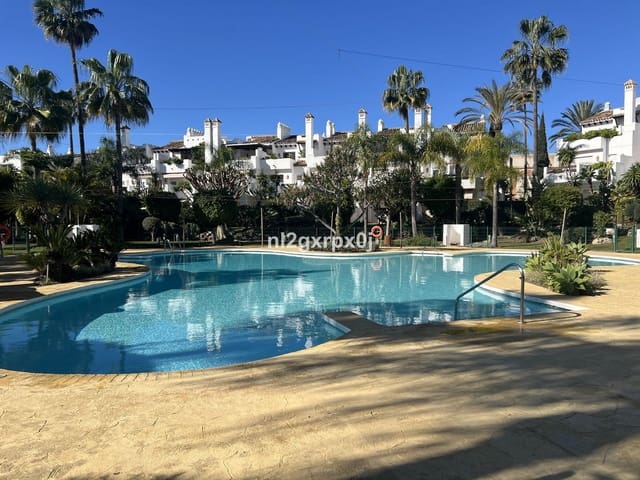 3 camera da letto Villetta Bifamiliare in vendita in Costalita, Estepona con piscina garage - 1.250.000 € (Rif: 9540300)