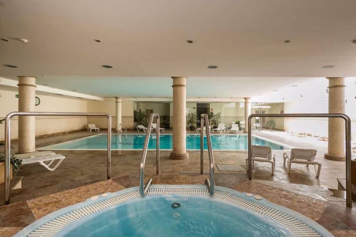 2 slaapkamer Appartement te koop in Puerto Banus met zwembad garage - € 1.260.000 (Ref: 9540307)