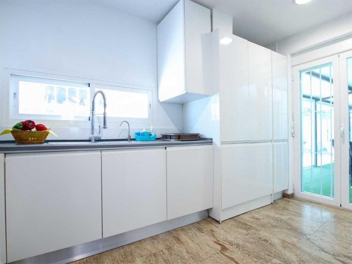 4 sypialnia Willa na sprzedaż w El Rosario z basenem - 1 260 000 € (Ref: 9540308)