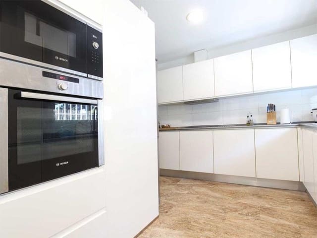 4 sypialnia Willa na sprzedaż w El Rosario, Marbella z basenem - 1 260 000 € (Ref: 9540308)