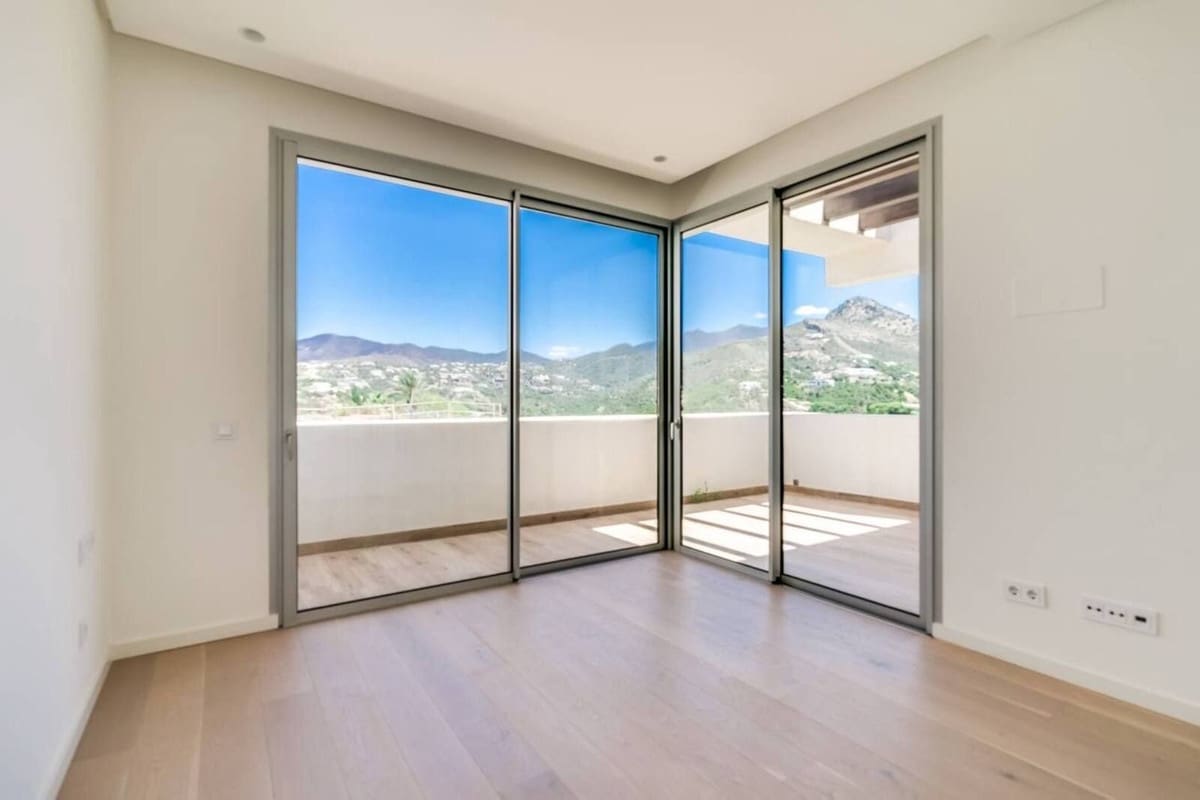 4 soveværelse Penthouse til salg i Benahavis med swimmingpool - € 1.265.000 (Ref: 9540309)