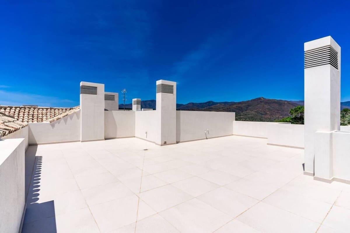 4 soveværelse Penthouse til salg i Benahavis med swimmingpool - € 1.265.000 (Ref: 9540309)