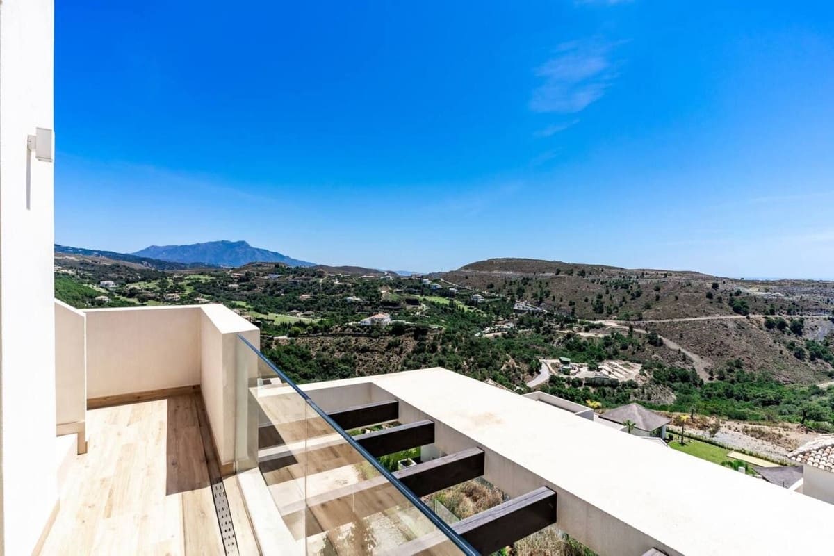 4 soveværelse Penthouse til salg i Benahavis med swimmingpool - € 1.265.000 (Ref: 9540309)
