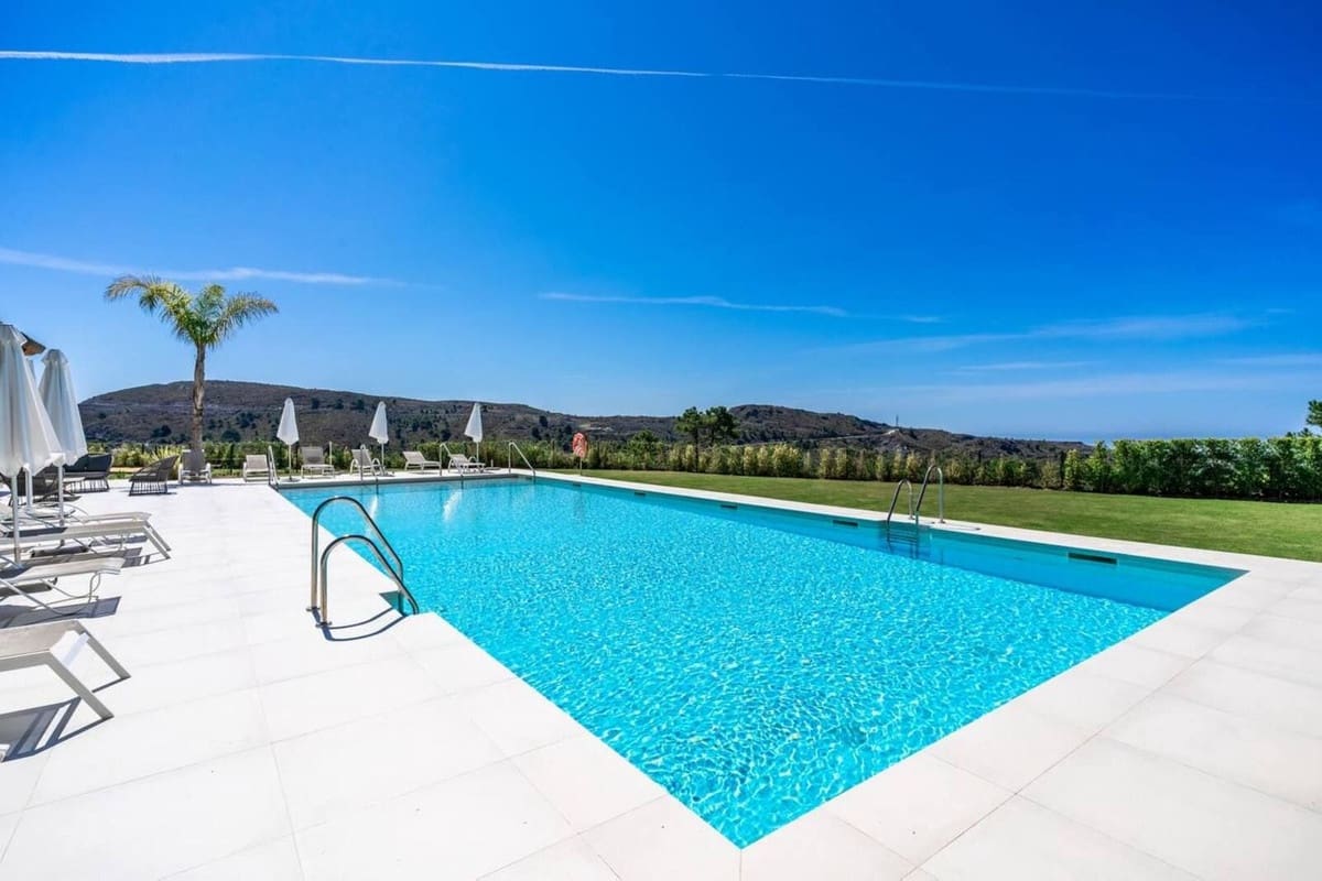 4 soveværelse Penthouse til salg i Benahavis med swimmingpool - € 1.265.000 (Ref: 9540309)
