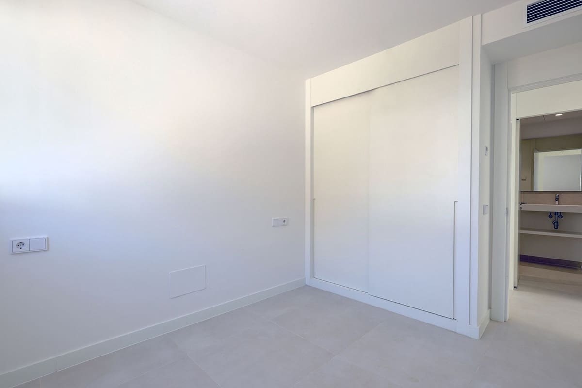 3 quarto Penthouse para venda em Fuengirola com piscina - 1 275 000 € (Ref: 9540310)