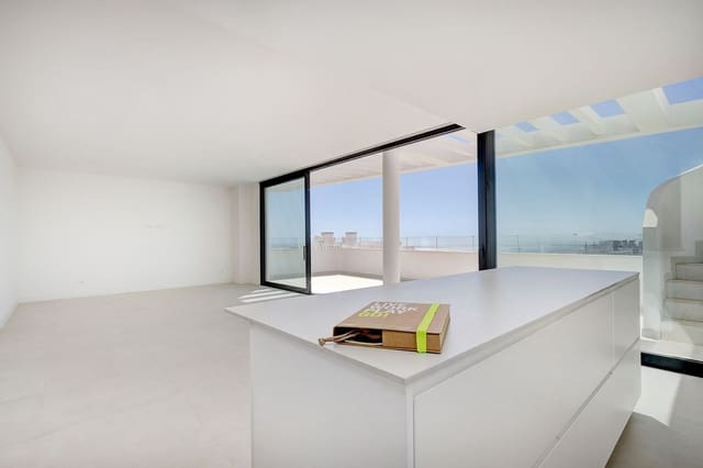 3 quarto Penthouse para venda em Centro ciudad, Fuengirola com piscina - 1 275 000 € (Ref: 9540310)