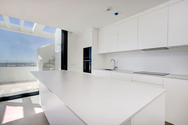 3 quarto Penthouse para venda em Centro ciudad, Fuengirola com piscina - 1 275 000 € (Ref: 9540310)