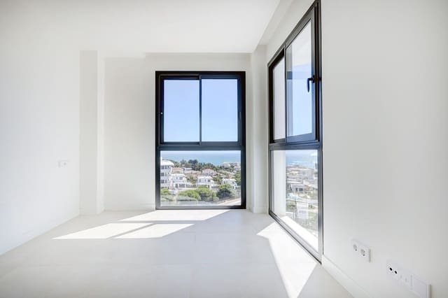 3 quarto Penthouse para venda em Centro ciudad, Fuengirola com piscina - 1 275 000 € (Ref: 9540310)