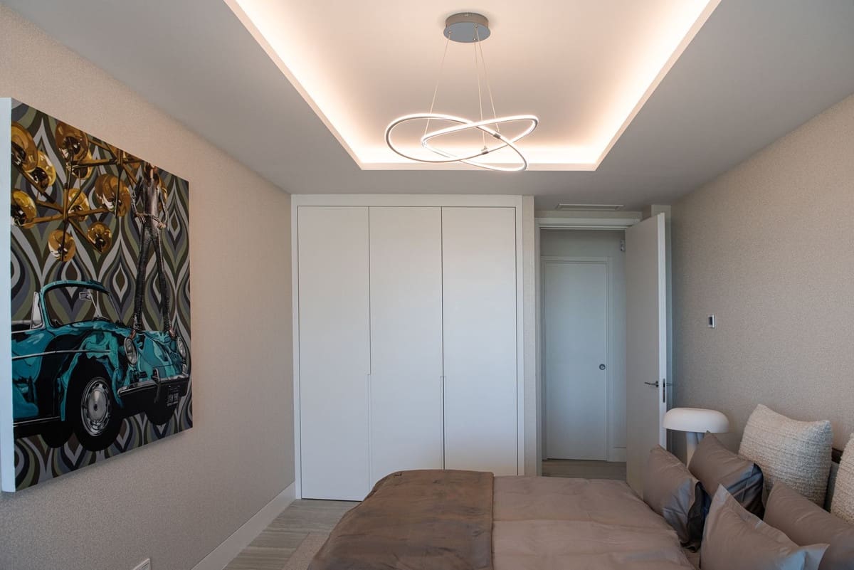 2 sovrum Lägenhet till salu i Estepona med pool garage - 1 280 000 € (Ref: 9540312)