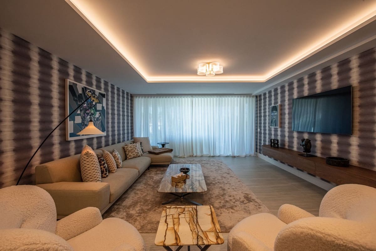 2 sovrum Lägenhet till salu i Estepona med pool garage - 1 280 000 € (Ref: 9540312)