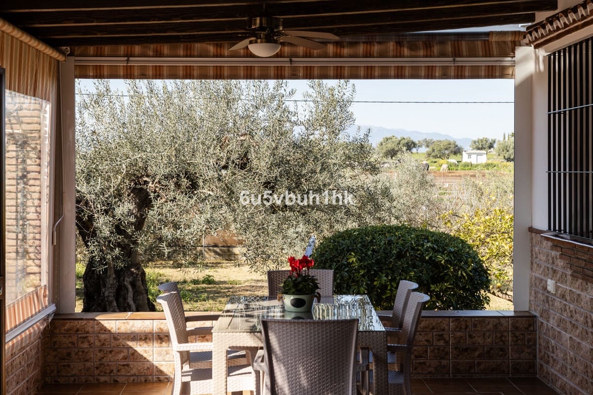 5 bedroom Townhouse for sale in Alhaurin el Grande with pool - € 1,280,000 (Ref: 9540314)