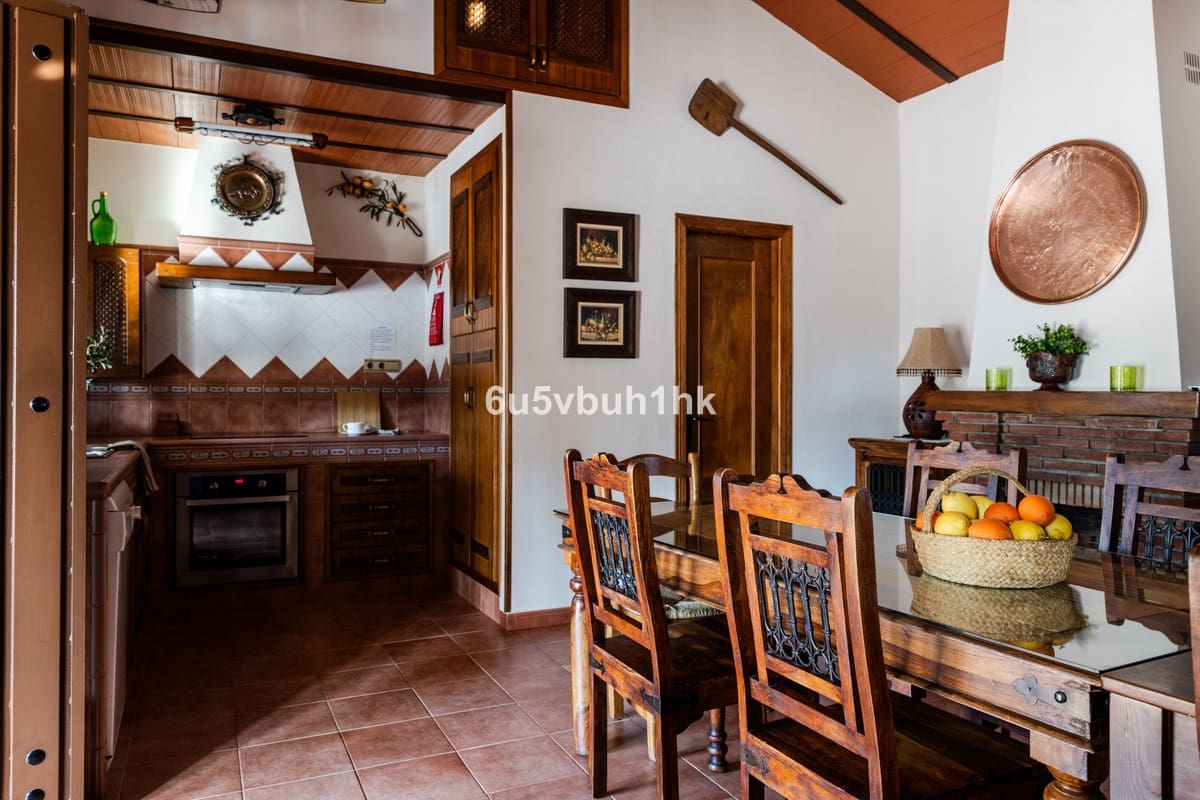 5 bedroom Townhouse for sale in Alhaurin el Grande with pool - € 1,280,000 (Ref: 9540314)