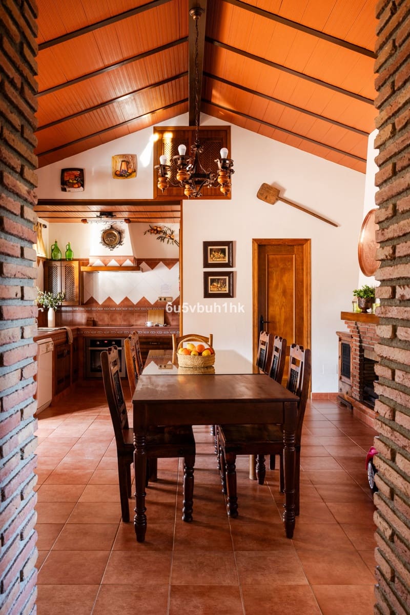 5 bedroom Townhouse for sale in Alhaurin el Grande with pool - € 1,280,000 (Ref: 9540314)