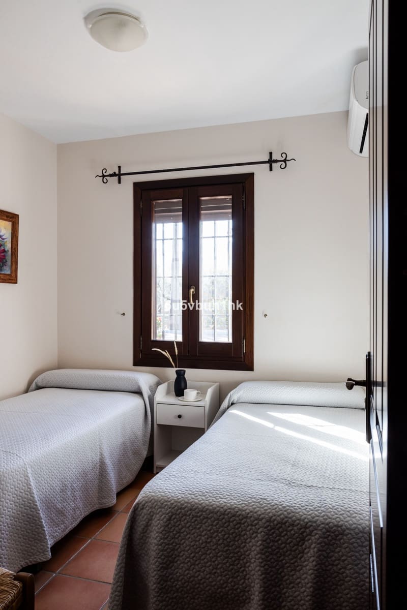 5 bedroom Townhouse for sale in Alhaurin el Grande with pool - € 1,280,000 (Ref: 9540314)