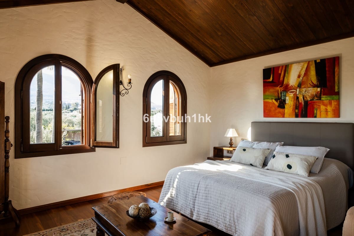5 bedroom Townhouse for sale in Alhaurin el Grande with pool - € 1,280,000 (Ref: 9540314)