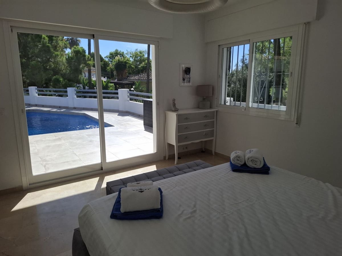 5 bedroom Villa for sale in Mijas with pool garage - € 1,285,000 (Ref: 9540315)