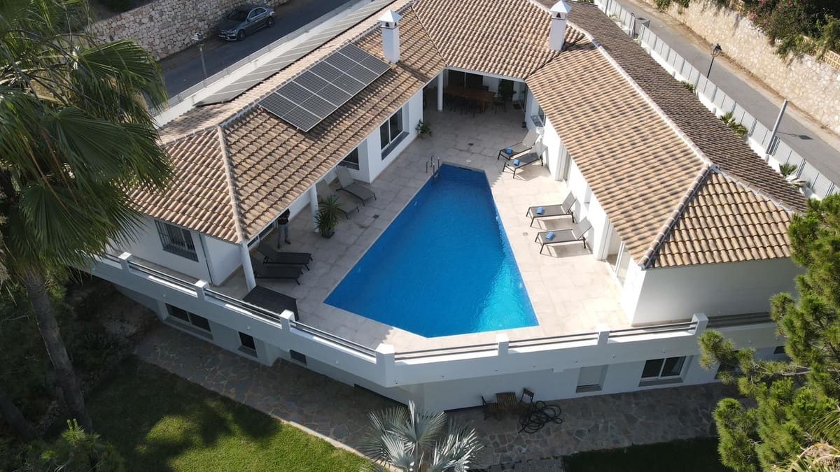 5 bedroom Villa for sale in Mijas with pool garage - € 1,285,000 (Ref: 9540315)