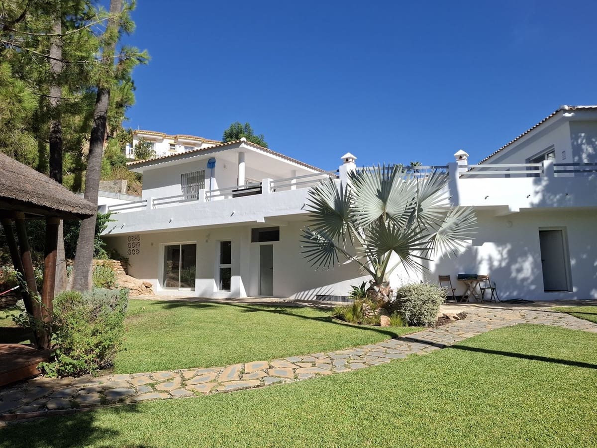 5 bedroom Villa for sale in Mijas with pool garage - € 1,285,000 (Ref: 9540315)