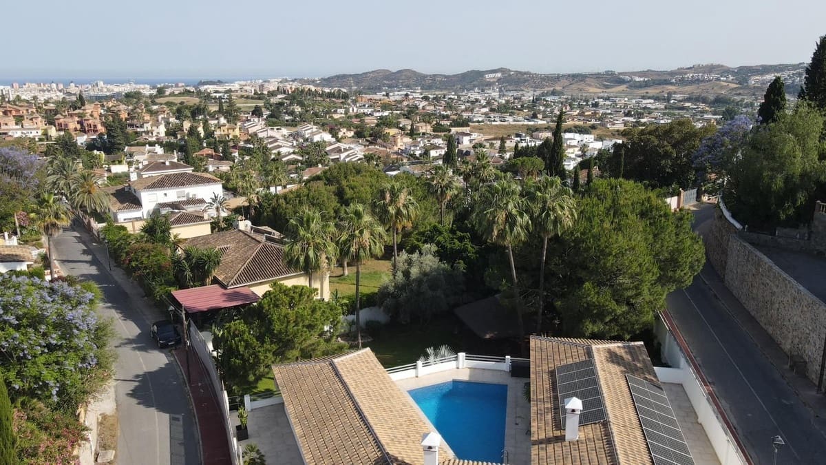 5 bedroom Villa for sale in Mijas with pool garage - € 1,285,000 (Ref: 9540315)