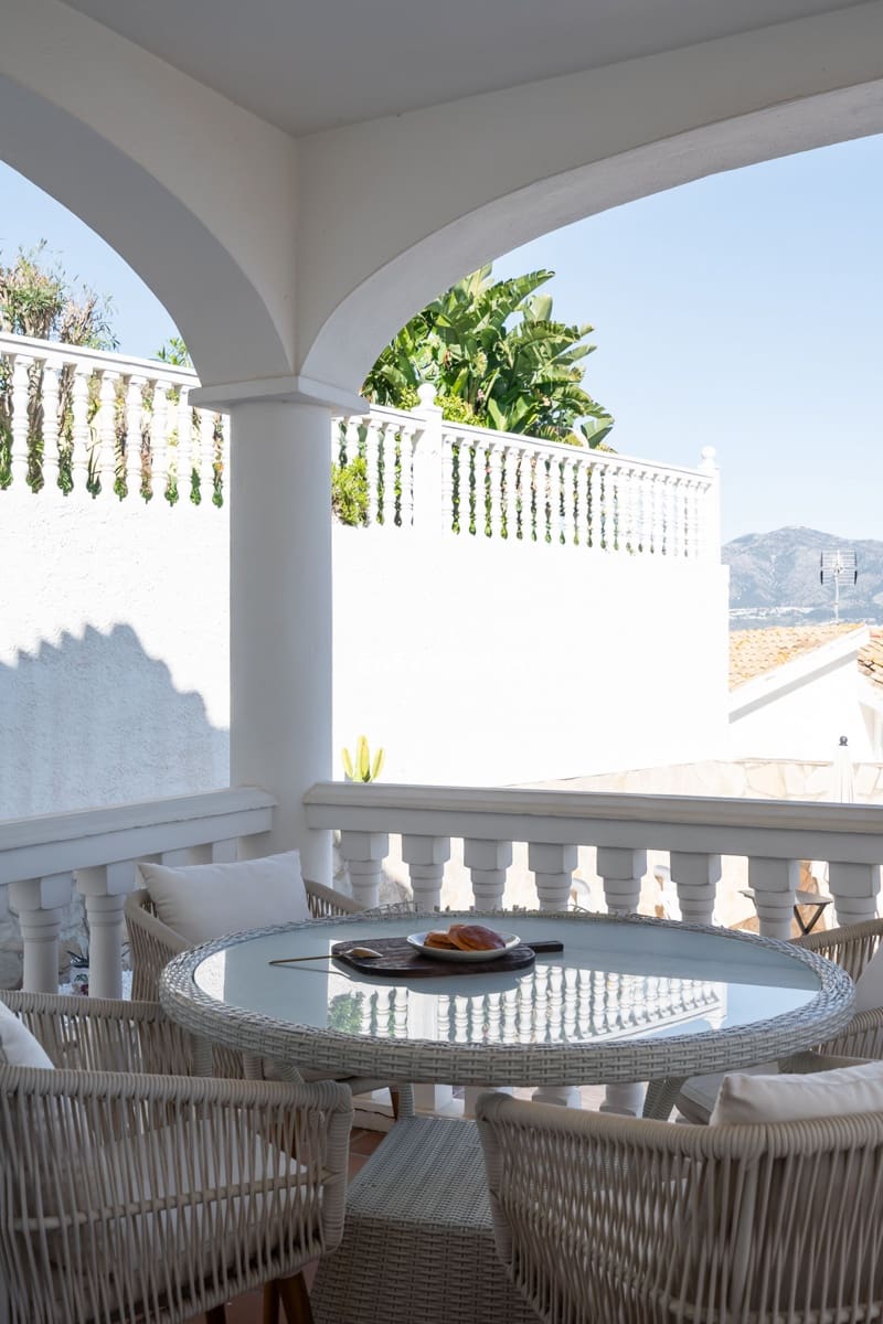 5 soverom Villa til salgs i Fuengirola med svømmebasseng - € 1 290 000 (Ref: 9540316)