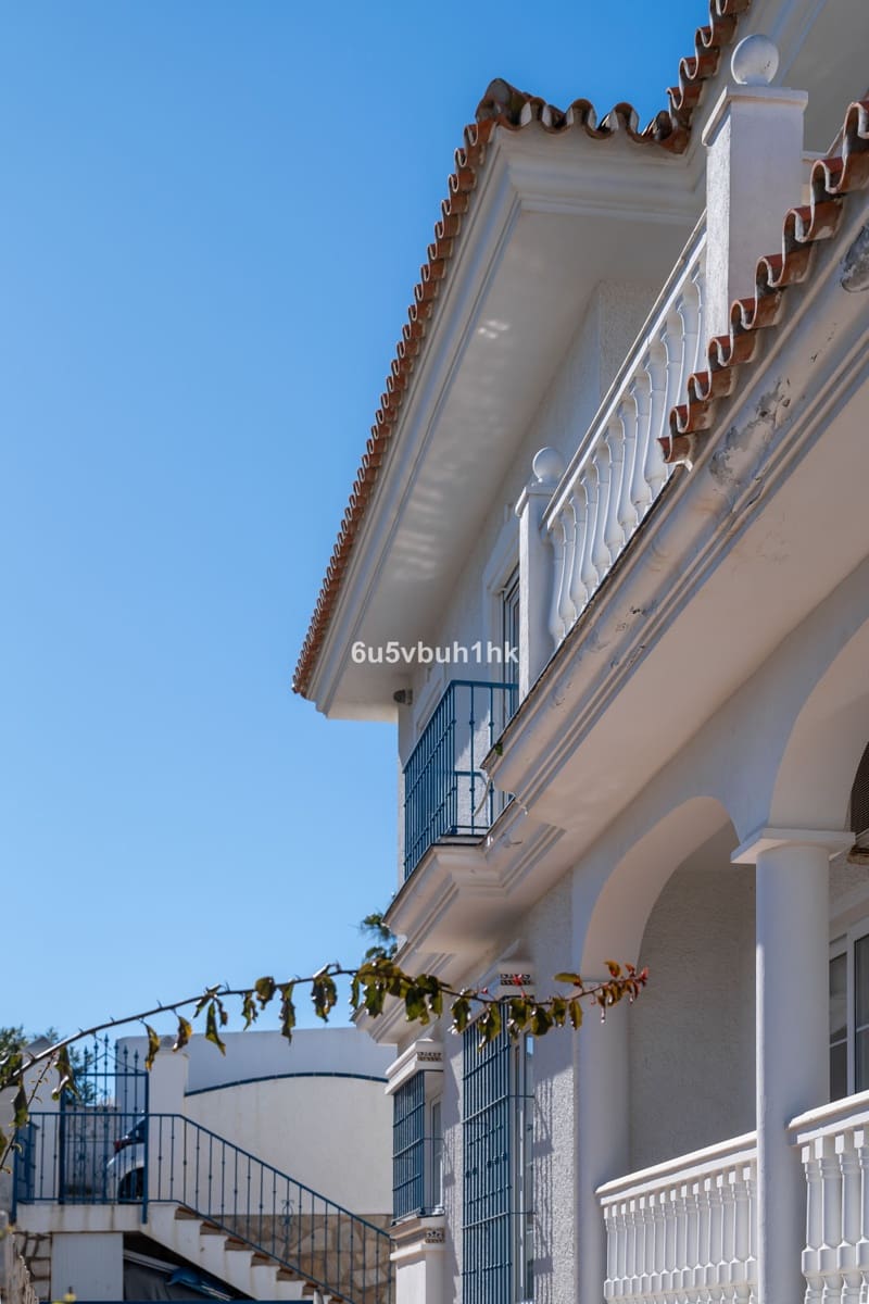 5 soverom Villa til salgs i Fuengirola med svømmebasseng - € 1 290 000 (Ref: 9540316)